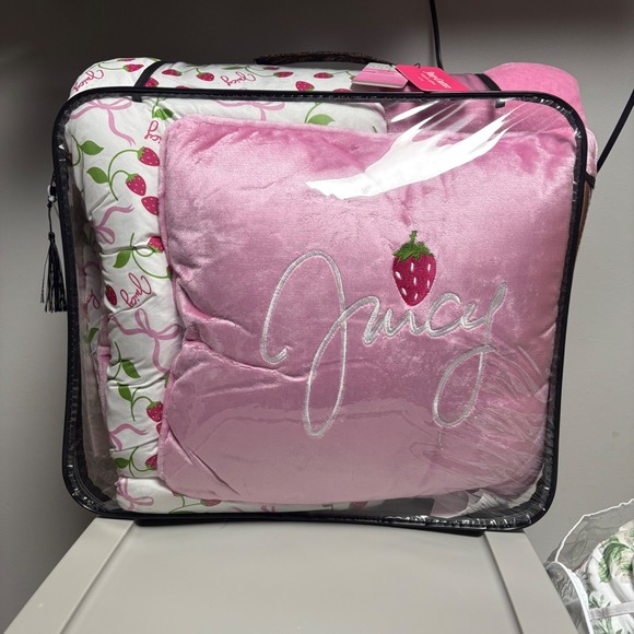 Juicy Couture Strawberry Pink Plush Reversible Comforter Bed Set Twin/Twin XL - Picture 1 of 12